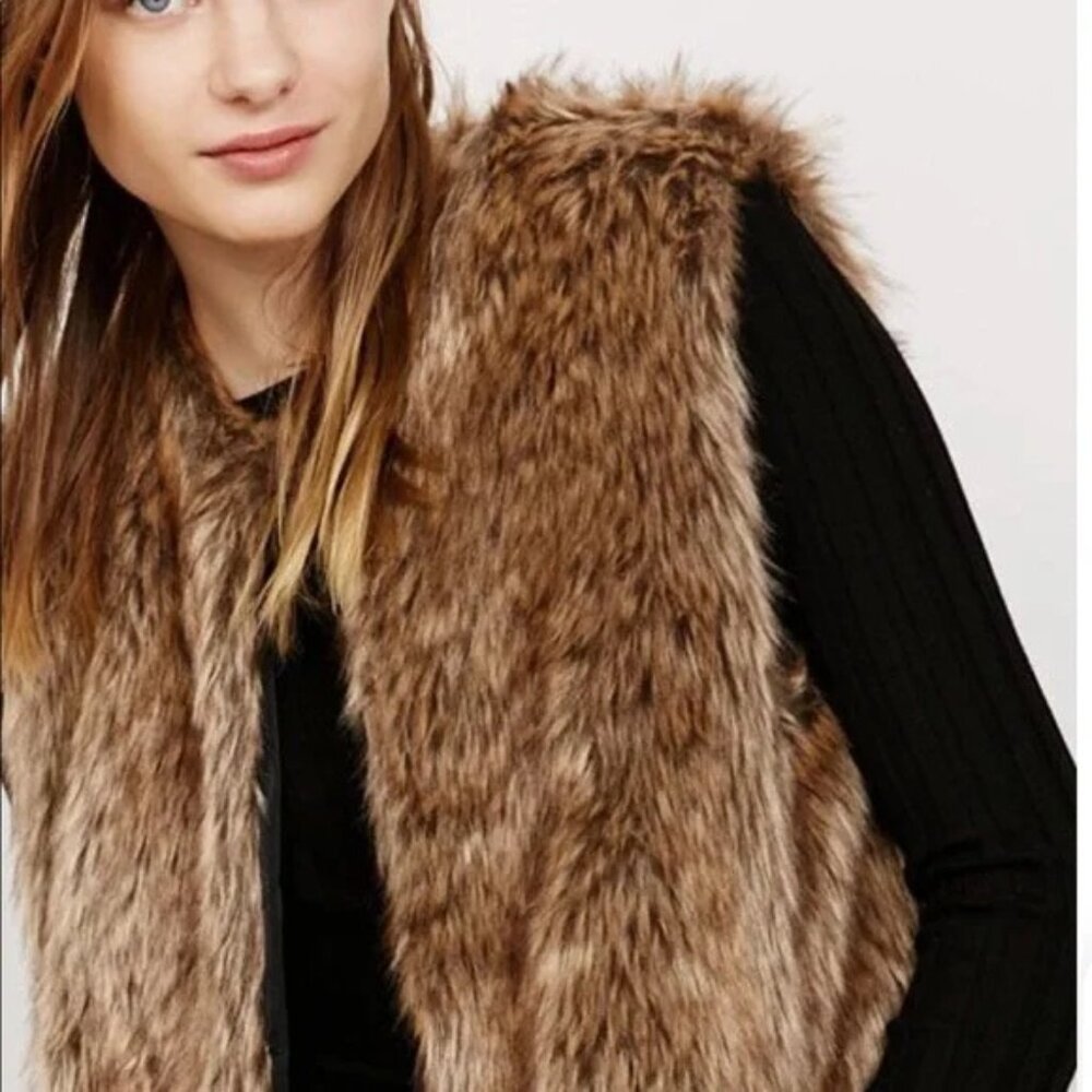 BERSHKA Faux Fur Vest Sleeveless Gilet Women's Size Small Brown Jacket Winter S